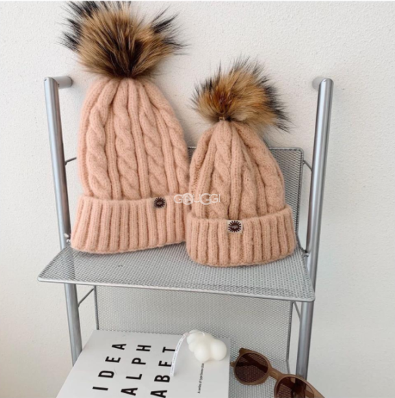 Шапка UGG Hat Beige